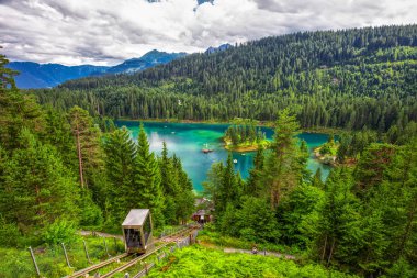 Caumasee gölüne önde gelen Asansör