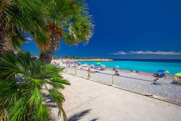 Menton stad met kustlijn promenade, de kust van de Middellandse Zee, Côte d'Azur — Stockfoto