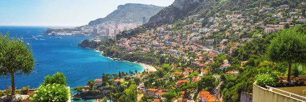 Vista a Monte Carlo y Mónaco desde Roquebrune Cap-Martin — Foto de Stock