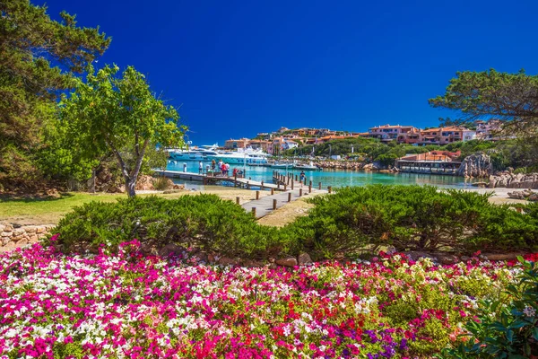 Promenada de coastă în orașul Porto Cervo — Fotografie, imagine de stoc