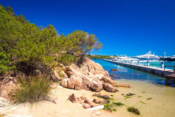 Porto Cervo kasaba, sahil mesire