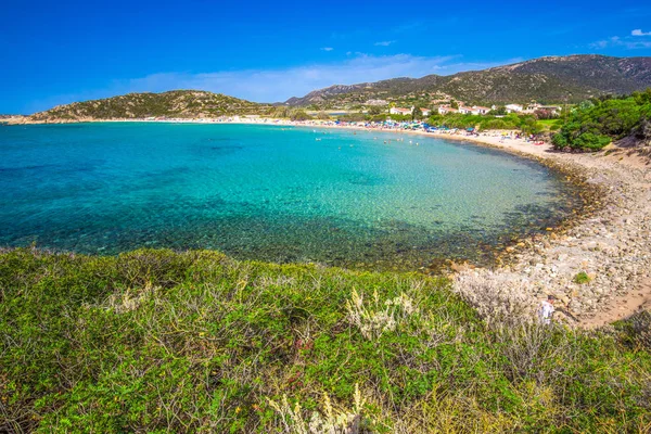 Güneşli bir gün kumsalda sa Colonia 