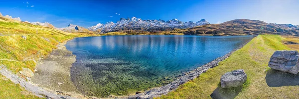 Panorama cristallin Melchsee et Alpes suisses de Melchsee Frutt — Photo