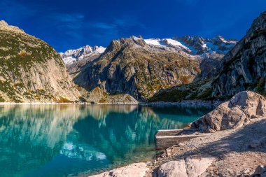 Gelmer Gölü İsviçre Alpleri, Gelmersee, İsviçre 'deki Grimselpass yakınlarında.
