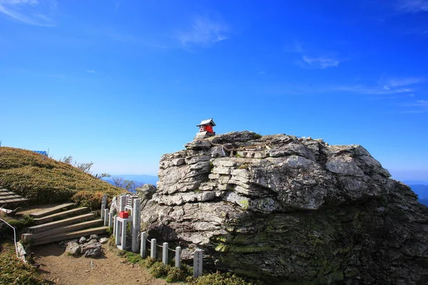 Mt.tsurugi，第二最高的山峰，在日本南部 — 图库照片