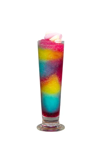 Gesunde Regenbogen-Smoothie-Früchte im Glas mit Marshmallow-Isolat — Stockfoto