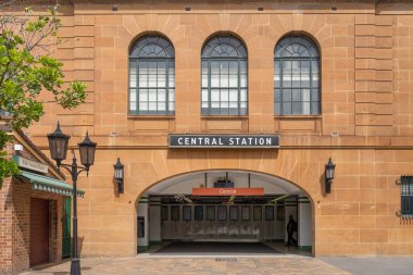 Sydney 'deki merkez tren istasyonu, Coperid 19 kuralları süresince boş. Avustralya: 28 / 3 / 2020
