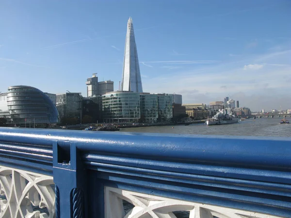 Widok na Londyn od mostu Tower Bridge, Wielka Brytania — Zdjęcie stockowe