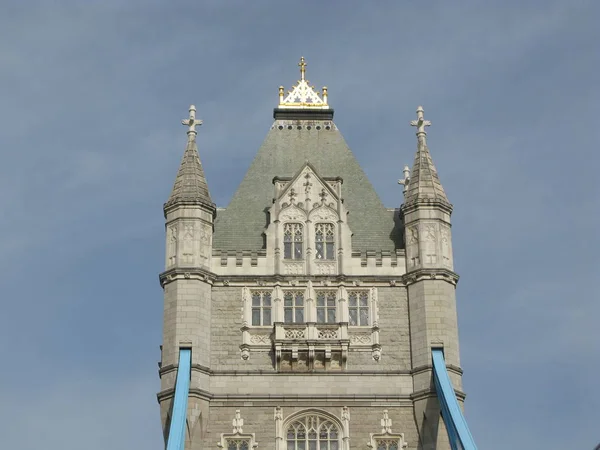 View of Tower Bridge in London by day — Stock Photo, Image