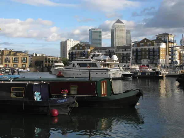 Łodzie w Limehouse Basin, Londyn, Anglia, Wielka Brytania — Zdjęcie stockowe