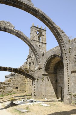 Mezarlığı ve kilise kalıntıları