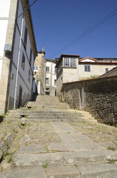 Escaleras en calle de piedra —  Fotos de Stock