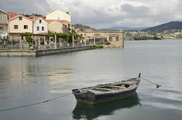 Dřevěný rustikální boat — Stock fotografie