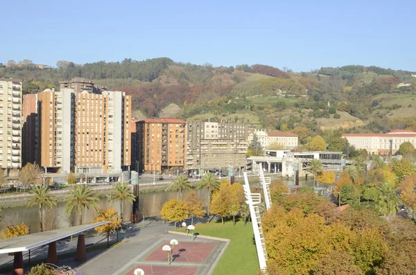 The river and the city of Bilbao — Stock Photo, Image