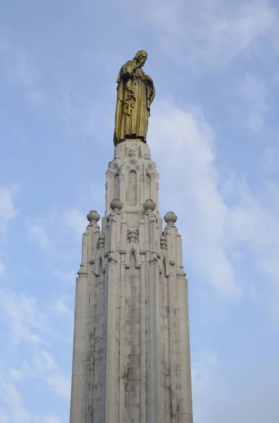 Monument till Jesu Heliga hjärta — Stockfoto