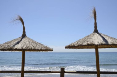 Beach hasır şemsiyeler
