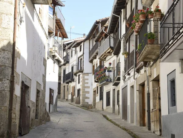 在 Candelario 旧村街 — 图库照片