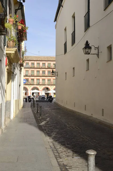 Calle que conduce a la Plaza de la Corredera — Foto de Stock