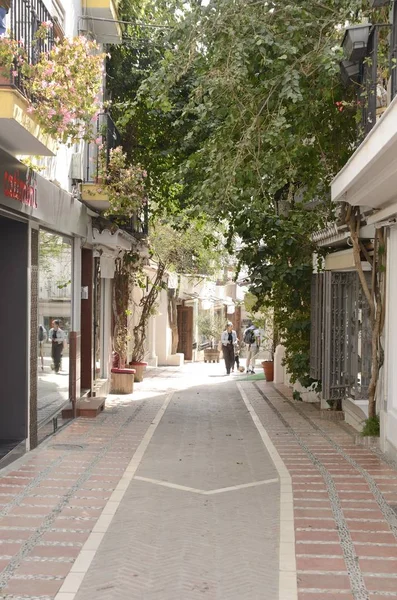 Typische Straße in Marbella — Stockfoto