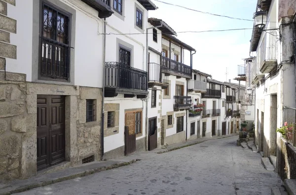 Typische straat in Candelario — Stockfoto