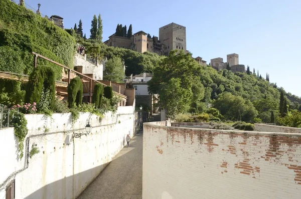 Pendenza verso l'Alhambra — Foto Stock