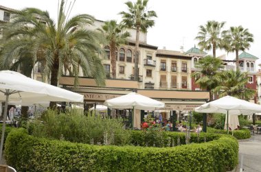 Romanilla Plaza