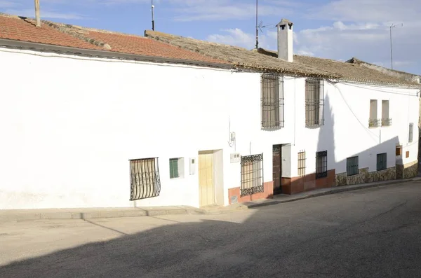 Rua branca em Belmonte — Fotografia de Stock