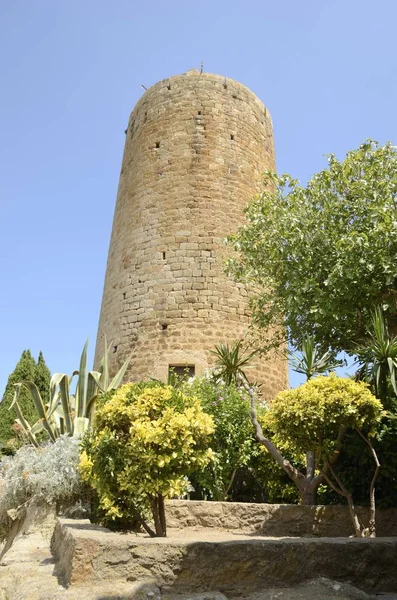 Torre circular de pedra — Fotografia de Stock