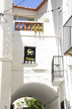 Beyaz kemer Cadaques