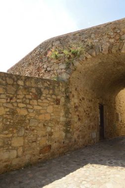 Ortaçağ sokak taş kemer