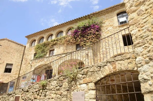 Beautiful stone house — Stock Photo, Image