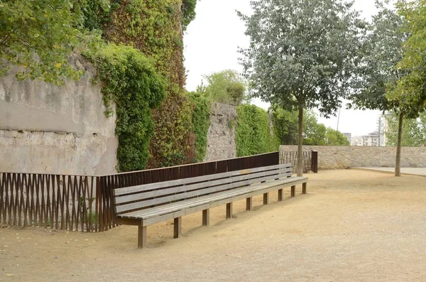 Banc long en bois — Photo