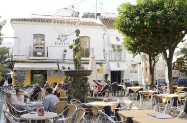 Bronz scultupture çeşme