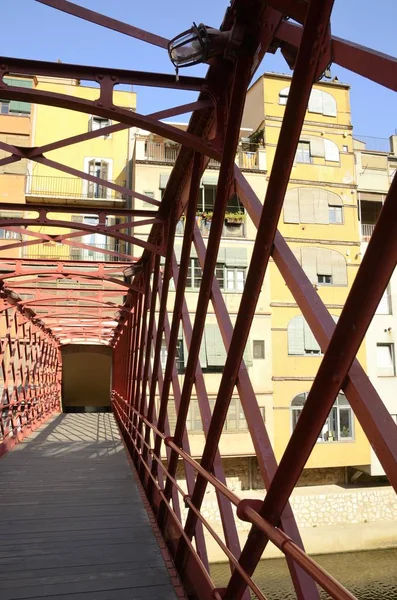 Inside the red iron bridge — Stock Photo, Image