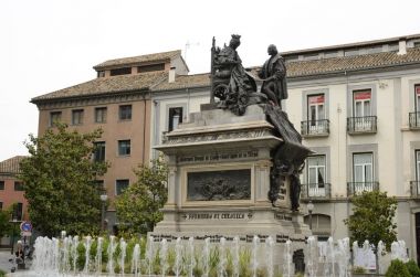Columbus anıt ve Kraliçe Isabel Katolik
