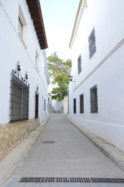 Witte steegje in het dorp van La Mancha — Stockfoto