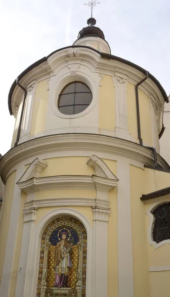 Żółty kaplicy w Graz — Zdjęcie stockowe