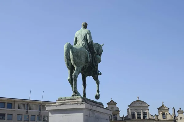 Estátua do rei belga — Fotografia de Stock