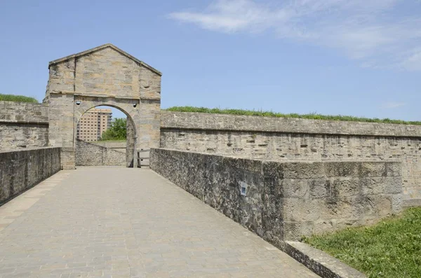 Chemin menant à l'entrée de la citadelle de Pampelune — Photo