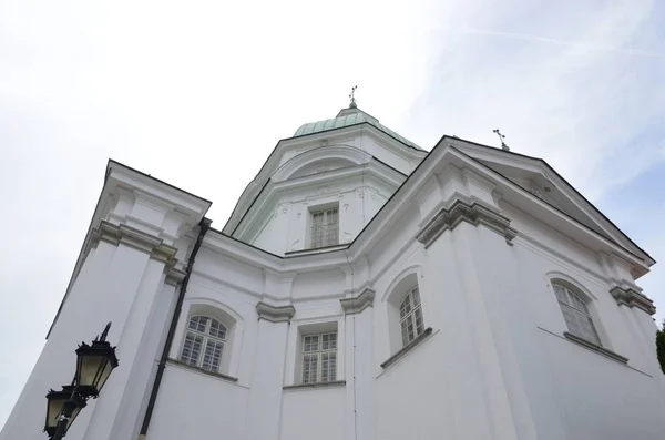 Die Kirche des Heiligen Kazimierz in Warschau — Stockfoto