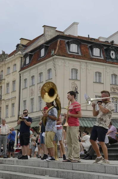 Orkiestra na placu warszawskim — Zdjęcie stockowe