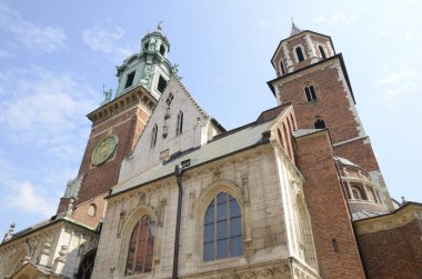 Polonya 'nın tarihi Krakow kentindeki Wawel Tepesi' ndeki Aziz Stanislaus ve Wenceslaus Katedrali..