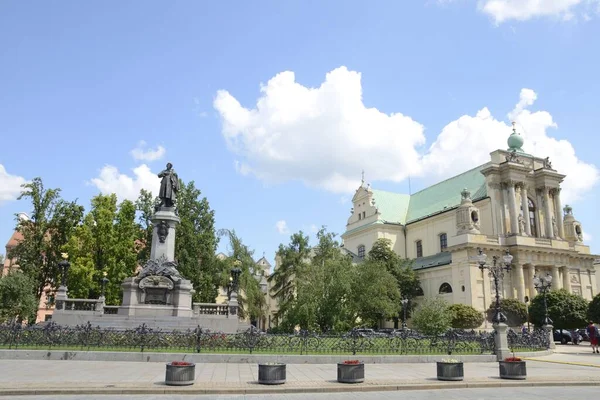 Varsavia Polonia Luglio 2018 Chiesa Carmelitana Monumento Poeta Adam Mickiewicz — Foto Stock