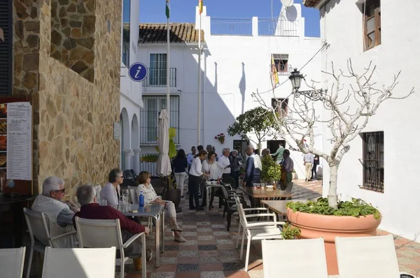 Benahavis Spain February 2019 People Outdoor Restaurant Square Benahavis Mediterranean — Stock Photo, Image