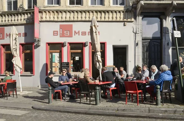 Brüssel Belgien März 2019 Menschen Einem Pub Der Altstadt Von — Stockfoto