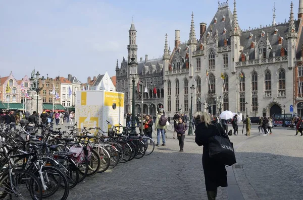 Brugge Belgio Marzo 2019 Persone Nella Piazza Del Mercato Con — Foto Stock