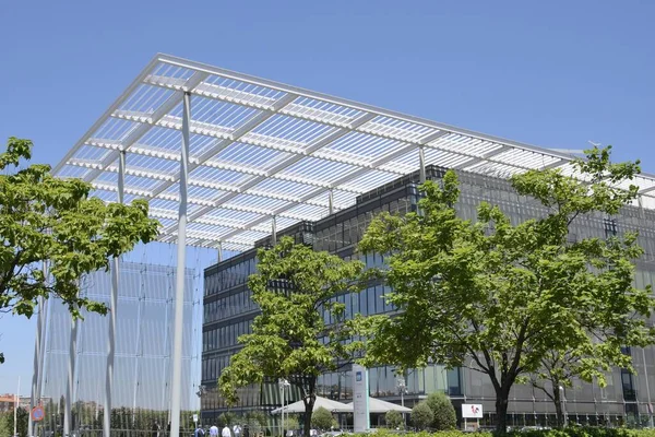 Madrid Spagna Luglio 2019 Pergola Moderno Edificio Uffici Cristallo Nella — Foto Stock