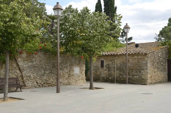 Peratallada Nın Ortaçağ Köyünün Meydanındaki Taş Evler Girona Katalonya Spanya — Stok fotoğraf