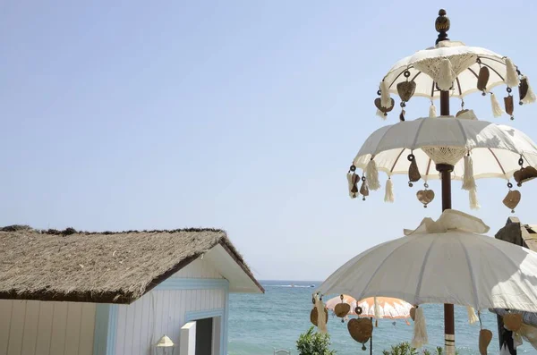 Witte Katoenen Parasol Cabine Strand Het Strand Van Marbella Andalusië — Stockfoto