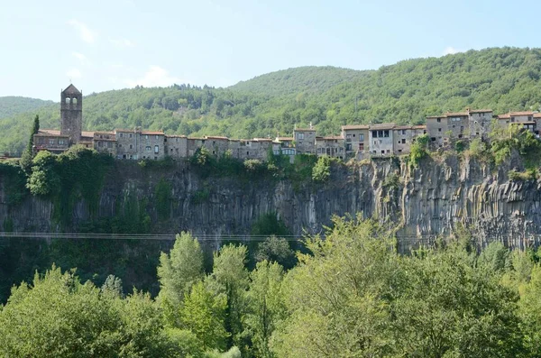 Häuser Der Kleinstadt Castellfollit Roca Auf Einem Basaltfelsen Girona Katalonien — Stockfoto
